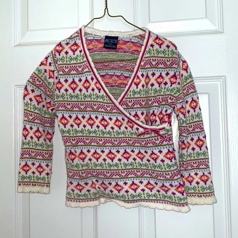 The children’s place Girls v neck pink pattern knit sweater